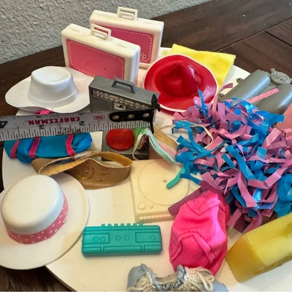Vintage Barbie accessories Pom poms hats towel briefcases purse radio record - Picture 7 of 9